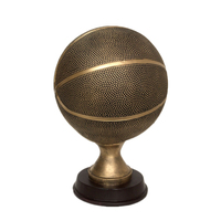 Figurine grandeur nature de la coupe du trophée de basket-ball en résine Weivista pour le prix du championnat