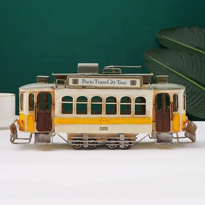 Modèle de voiture Vintage en étain fait à la main 2022 nouveau modèle de chariot jouet de ville portugaise en métal <span class=keywords><strong>artisanat</strong></span> cadeau Souvenirs touristiques - Product Image 3
