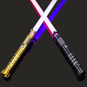 Sabre laser <span class=keywords><strong>de</strong></span> duel en métal et plastique <span class=keywords><strong>de</strong></span> haute qualité, jouet LED clignotant, épée 16 couleurs pour les 14 ans et plus - Product Image 1
