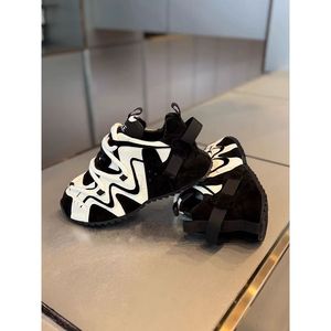 Vente en gros et au détail transfrontalière de nouvelles chaussures Forrest Gump, chaussures confortables pour papa, style populaire en ligne - Product Image 3