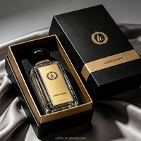 Flacon de parfum en verre rectangulaire transparent de luxe à base épaisse, avec bouchon décoratif noir brillant, bouchon personnalisé et coffret cadeau