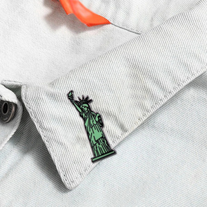 Estatua americana de la <span class=keywords><strong>libertad</strong></span> dejando dama broche Pin solapa Metal pines broches insignias exquisito esmalte Pin - Product Image 3