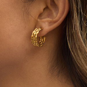 <span class=keywords><strong>Pendientes</strong></span> J&D de <span class=keywords><strong>triple</strong></span> capa en forma de C, chapados en <span class=keywords><strong>oro</strong></span> de 18 quilates, de acero inoxidable, tipo <span class=keywords><strong>aro</strong></span> abierto, colgantes, modernos, con círculos apilados. - Product Image 1