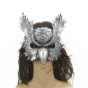 Maschera per aquila morbida argento di carnevale più venduta transfrontaliera maschera per corvo mezza faccia maschera per animali realistici in schiuma PU