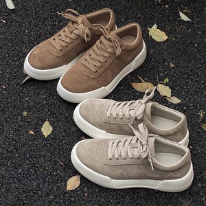 Zapatos casuales de hombre con cordones planos, parte superior de cuero genuino, suela gruesa beige, suela exterior de gamuza sintética, zapatos deportivos. - Product Image 4