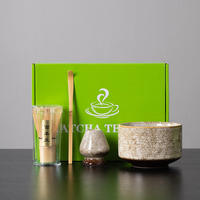 Ensemble d'outils à matcha japonais 4 pièces, bols et tasses en céramique faits à la main, cuillère à thé, fouet et support pour fouet, kit d'accessoires complet