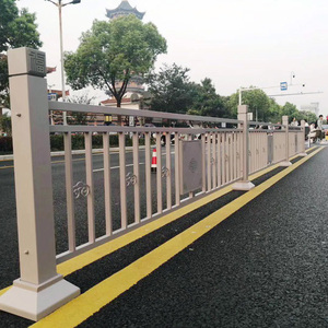 Guardrail municipale <span class=keywords><strong>per</strong></span> la barriera anticollisione di sicurezza stradale e separatore di diversione <span class=keywords><strong>per</strong></span> la recinzione del cantiere - Product Image 4