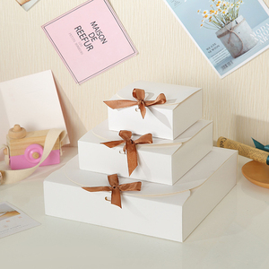 Kotak hadiah pita segar kecil untuk permen coklat kemasan pita kreatif persegi dengan kertas emas laminasi Matt timbul - Product Image 3