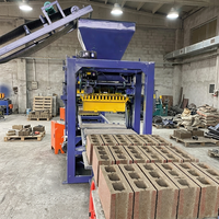 Machine automatique de fabrication de blocs QT4-26 avec moteur et pompe pour l'unité de production de briques en ciment en Asie centrale