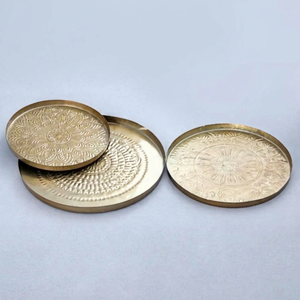 Juego de Platos de Aluminio de Lujo Hechos a Mano, 3 Piezas, Diseño Grabado en Oro para Bodas, Ecológicos, Aptos para Lavavajillas, Personalizables, MOQ de 100 Piezas - Product Image 1