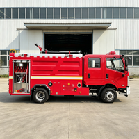 Kendaraan Pemadam Kebakaran Dongfeng 4x4 Double-cab Baru Kapasitas 5000 liter Transmisi Manual Tipe Bahan Bakar Diesel Tangki Air Truk Pemadam Kebakaran