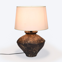 Lampe de table en céramique Wabi-Sabi artisanale et écologique avec abat-jour en lin, design bohème multicolore pour chambre à coucher et salon
