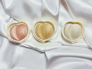 Nhà máy OEM Glow đào hình dạng make up Blush và <span class=keywords><strong>Highlighter</strong></span> Palette nướng ánh sáng lung linh trang điểm Glow <span class=keywords><strong>Highlighter</strong></span> Glow <span class=keywords><strong>Mini</strong></span> Palette - Product Image 4