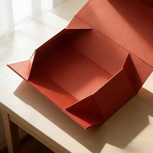 Caja de regalo tipo concha de almeja, plegable, de lujo, con cierre magnético, para cosméticos y ropa, se puede personalizar bajo demanda. - Product Image 2