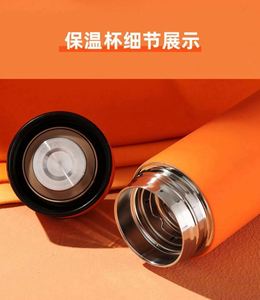 Ensemble cadeau d'affaires de luxe avec logo personnalisé en relief, bouteille isotherme en caoutchouc et carnet en cuir PU A5 pour les nouvelles idées de produits - Product Image 5