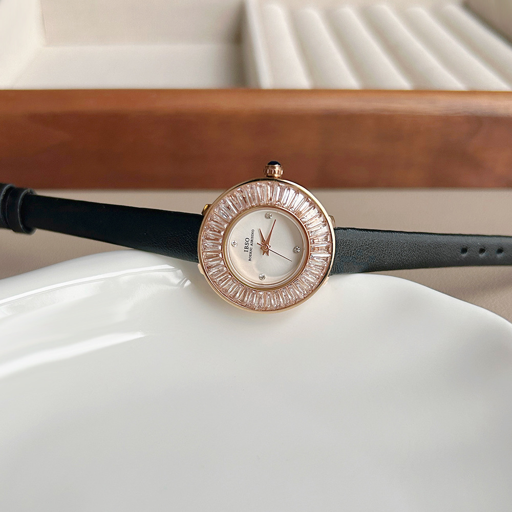 Coquille de rose-surface blanche-peau noire