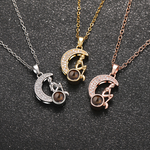Collar con Colgante de Zirconia en Forma de Luna con Proyección de Foto Personalizada, Joyería de Moda, Te Amo, para Mujer, Fiesta, Oro de 18K - Product Image 2