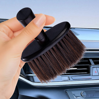 Nouvelle brosse multifonctionnelle pour le nettoyage intérieur de la voiture avec manche en bois, siège anti-poussière pour les zones difficiles à atteindre.
