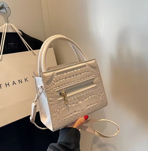 New Fashionable Single Shoulder Bag Trendy Crossbody Bag Stylish Wallet Affordable Crossbody Bag <b>Handbag</b> - Product Image 3