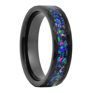 Bague de fiançailles en tungstène noir martelé 8MM avec incrustation d'<span class=keywords><strong>opale</strong></span> concassée et d'<span class=keywords><strong>opale</strong></span> galaxie, vente en gros de bijoux - Product Image 2