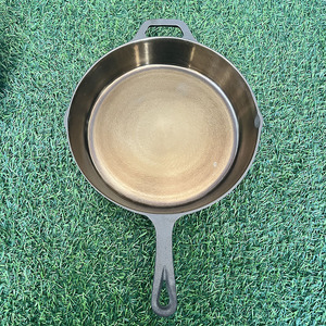 Poêle en fonte polie de 10 pouces, antiadhésive naturelle, compatible four, pour steak, ensemble d'ustensiles de cuisson en fonte - Product Image 3