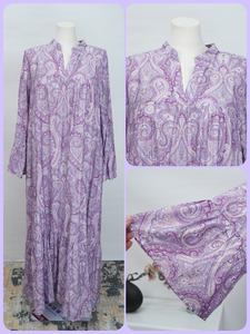 Abaya Morada con Estampado Paisley, Cuello en V, Diseño en Capas, Secado Rápido, Vestido Largo Formal/de Noche para Mujer Musulmana, Personalizable - Product Image 5