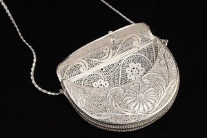 Colgante de Lujo para Bolso Pequeño con Cadena - Product Image 3