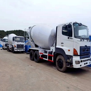 Camión mezclador usado Hino 700 8m3 9m3 10m3 camión cisterna mezclador camiones de hormigón de segunda mano a la venta en China - Product Image 1
