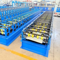 Ligne de production de panneaux métalliques sculptés, contrôlée par PLC, automatique, pour la fabrication de panneaux muraux décoratifs en PU/EPS, thermiques et gaufrés pour revêtements de façade.