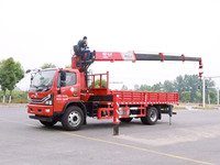 Promotion : Grue télescopique hydraulique Dongfeng 4x2 de 8 tonnes à flèche rigide montée sur camion, en vente