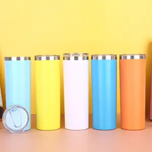 Botol air termos baja tahan karat Tumbler kurus 20oz dengan cangkir insulasi sedotan botol minum bersegel kesukaan pesta berwarna