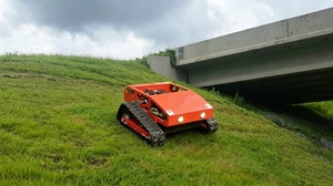 Robot Lawn <b>Mower</b> Smart Grassland Automatic Crawler Lawn <b>Mower</b> 224-55 <b>Remote</b> <b>Control</b> Operation Simple and Precise <b>Control</b> With a - Product Image 2