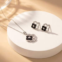 Collier trèfle à quatre feuilles micro-pavé délicat et anti-ternissement, tendance UE/US, pour femme, ensemble de bijoux de luxe élégant et de niche