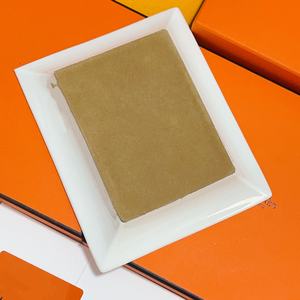 Cenicero de Cerámica de Estilo Europeo para Escritorio, Diseño Cuadrado de Gran Diámetro con Cuatro Ranuras, Base Antideslizante, Uso Personalizado en el Hogar y Restaurantes - Product Image 6