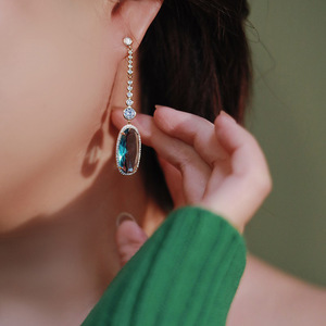 Orecchini da Donna con Charm, Stile Geometrico a Nappa, in Ottone, per Fidanzamento e Uso Quotidiano - Product Image 3