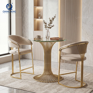 Tavolo da Bar Moderno di Lusso su Misura con Piano <span class=keywords><strong>in</strong></span> Vetro e Base <span class=keywords><strong>in</strong></span> Acciaio Inox Dorato, Tavolo Alto Commerciale per Hotel, Caffè, Matrimoni - Product Image 3