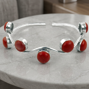 Bracelet en argent avec pierre précieuse de corail synthétique de style Celeb Bracelet en argent avec pierre précieuse Bracelet confortable en pierre précieuse - Product Image 1