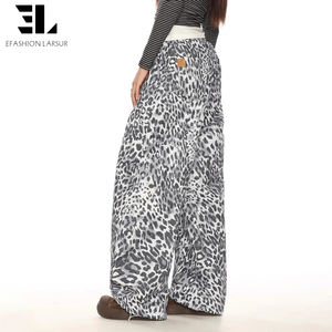 <span class=keywords><strong>Pantaloni</strong></span> Larghi LARSUR Personalizzati in Twill di Cotone con Stampa Leopardata e Camouflage, Jeans <span class=keywords><strong>Classici</strong></span> a Gamba Larga e Dritta per <span class=keywords><strong>Donna</strong></span> - Product Image 4