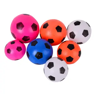 لعبة أطفال 10-كرة قدم بلاستيكية متعددة الألوان قابلة للنفخ