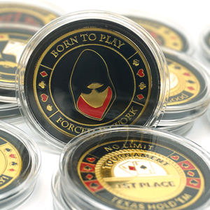 Jetons de <span class=keywords><strong>poker</strong></span> gravés double face avec logo en métal personnalisé de haute qualité pour le jeu de <span class=keywords><strong>poker</strong></span> de casino - Product Image 1