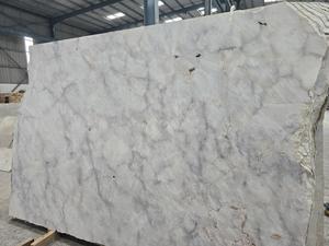 Dalle de quartz naturel haute performance pour la fabrication de pierre artificielle, surface durable et non poreuse pour les comptoirs et les sols - Product Image 4