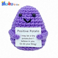 Venta al por mayor de Amigurumi personalizado: Patata Positiva Morada de Ganchillo Sonriente, Juguete Tejido para Alivio del Estrés, Suministro a Granel, Fabricante de Regalos
