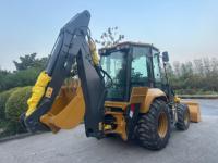 Bodi kekuatan tinggi XC870K 2500kg traktor Loader Backhoe TBL 4x4 multiguna untuk gudang/situs logistik Finishing