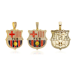 Collier à pendentif d'équipe de football à la mode pour hommes entièrement diamant CZ avec réglage de griffe ventilateurs de football personnalisés breloque en émail matériau en laiton - Product Image 6