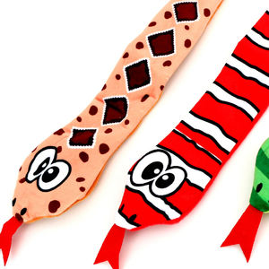 Juguetes para mascotas con estampado digital de serpiente en textil y fibra de poliéster, tamaño 35*10CM - Product Image 2