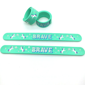 Vente en gros de bracelets en silicone personnalisés à bas prix - Product Image 3