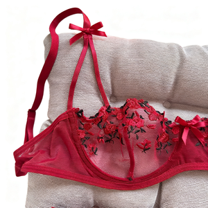 Set di reggiseno sottile ricamato Semi-tentazione in pizzo intimo Sexy intimo trasparente allettante da donna rosso erotico - Product Image 2