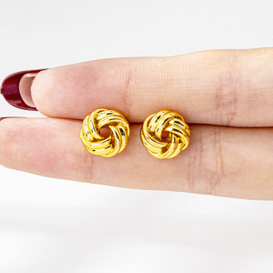 Boucles d'oreilles tendance, boucles d'oreilles de luxe léger, bijoux qui ne se décolorent pas - Product Image 2