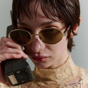 Gafas de Sol <span class=keywords><strong>LISA</strong></span> Estilo Cat's Eye, Montura Metálica Pequeña Ovalada, Protección UV400, Retro, de Alta Gama, para Mujer, Verano, Viajes - Product Image 3