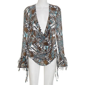 Yeni degrade leopar baskı 2 parça Set salıncak yaka uzun kollu Backless üst ve İpli şort takımı Trendy iki parçalı takım elbise - Product Image 2